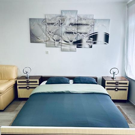 Chambre Et Sdd Privees Dans Une Maison Partagee Avec Des Residents Mons  Exterior foto