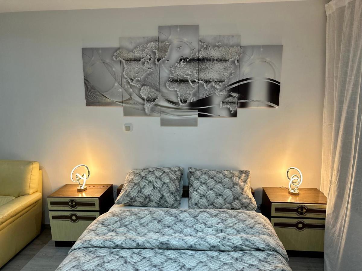 Chambre Et Sdd Privees Dans Une Maison Partagee Avec Des Residents Mons  Exterior foto