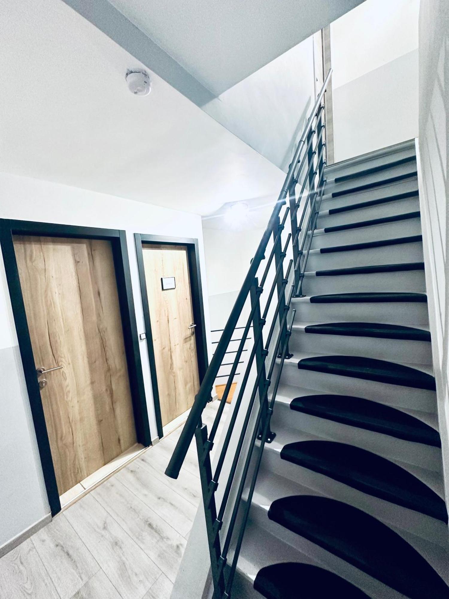 Chambre Et Sdd Privees Dans Une Maison Partagee Avec Des Residents Mons  Exterior foto
