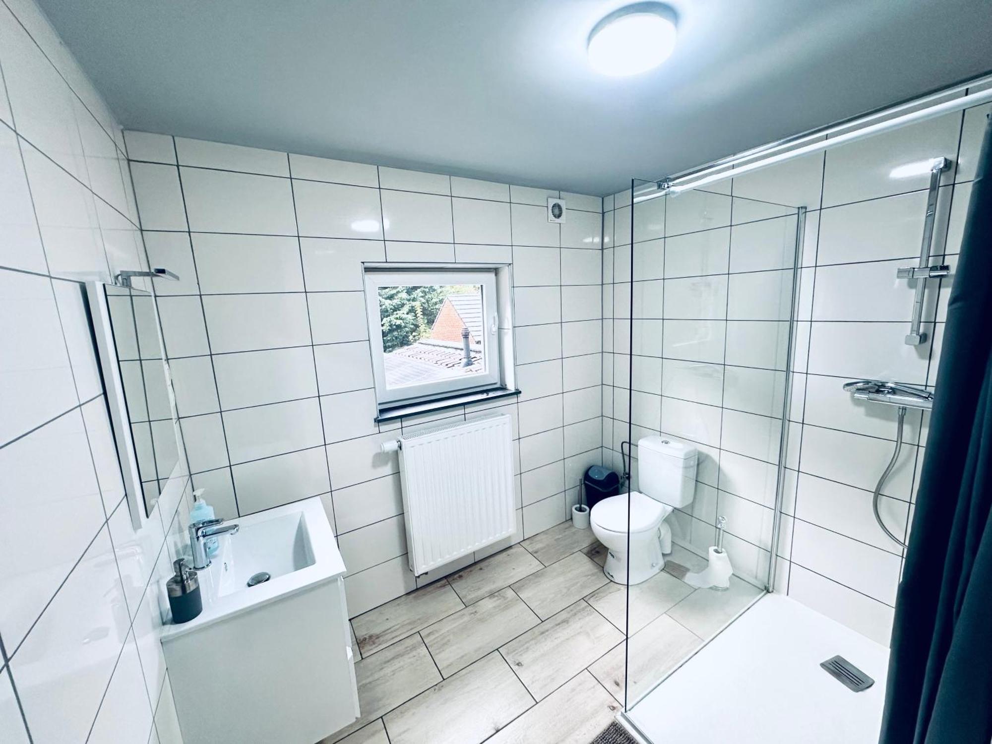 Chambre Et Sdd Privees Dans Une Maison Partagee Avec Des Residents Mons  Exterior foto