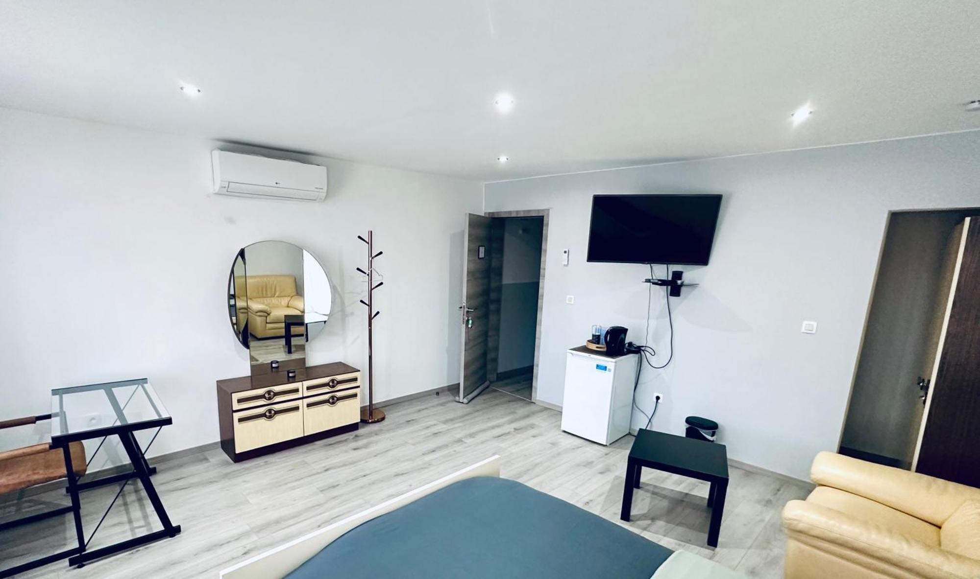 Chambre Et Sdd Privees Dans Une Maison Partagee Avec Des Residents Mons  Exterior foto